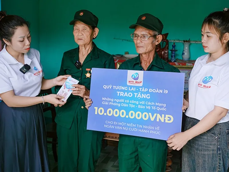 Hình ảnh minh họa đội ngũ hỗ trợ khách hàng thân thiện, sẵn sàng giải đáp mọi thắc mắc về chính sách bảo mật tại casino trực tuyến uy tín