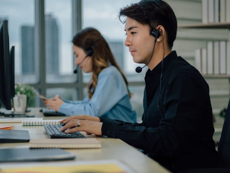 Đội ngũ hỗ trợ khách hàng sẵn sàng trợ giúp